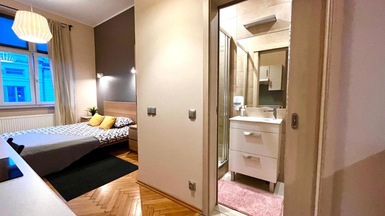 Double Studio City Center คราคูฟ ภายนอก รูปภาพ